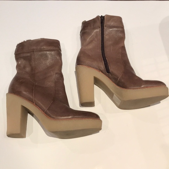 Gap, women’s leather boots size 8 - Picture 2 of 12